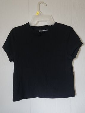 Black Crop Tee - Women's Casual Crop Top